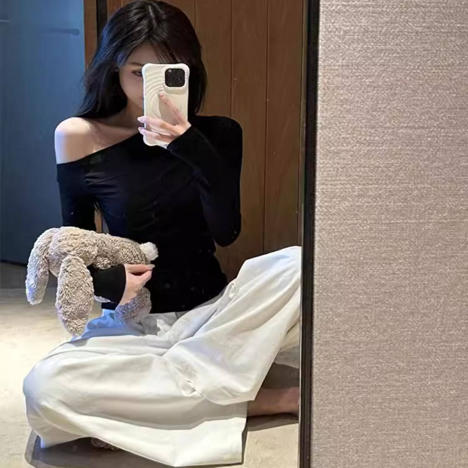 纯欲斜肩长袖T恤女秋冬季新款黑色修身显瘦小众设计感百搭上衣