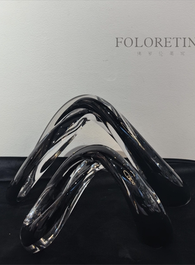 现代轻奢黑白手工玻璃交叉扭转摆件样板间售楼处客厅桌面创意摆设