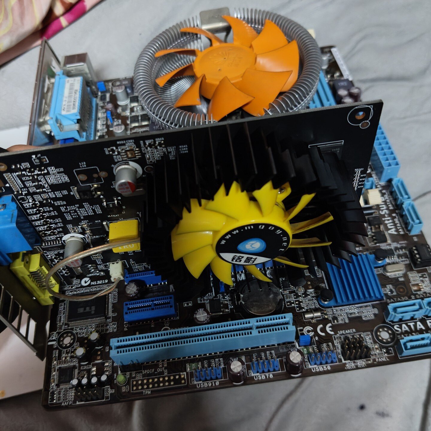 华硕M5A78主板AM3CPU SUPPORT 带名驰显卡议价