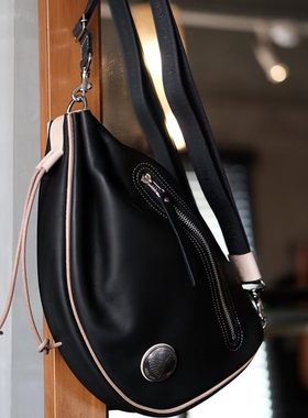 官方代理日本REDMOON红月饺子包STOMACH-BB牛皮胸包斜挎机车背包