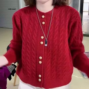 新年小香风红色麻花针织开衫女金扣圆领毛衣外套高级感百搭