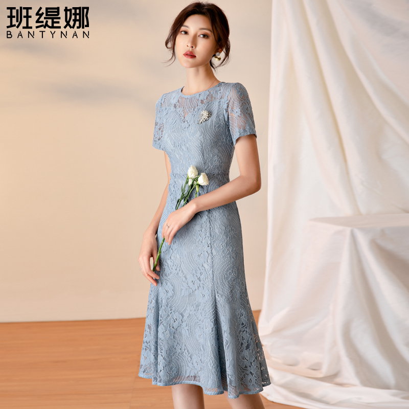 蓝色蕾丝连衣裙女夏气质名媛鱼尾中长裙显瘦收腰镂空短袖高端女士