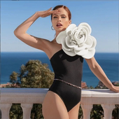 高级感气质连体泳衣立体大花朵单肩斜领遮肚显瘦赫本式 性感泳装