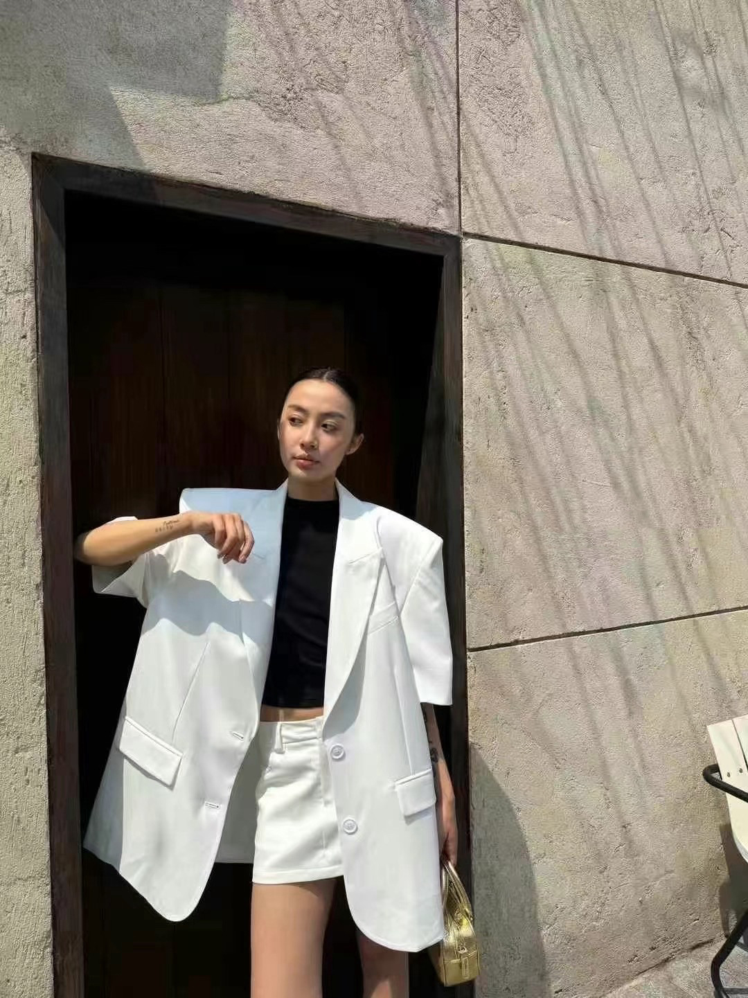 2025夏新款韩系设计感小众时尚套装女 短袖中长西装加短裙两件套