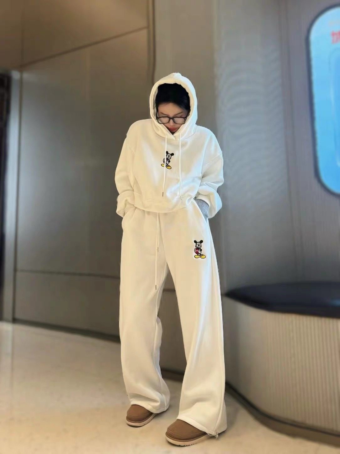 韩系新款减龄卡通刺绣连帽短款卫衣+休闲显瘦阔腿裤加绒两件套女,女装/女士精品,时尚套装,淘宝优惠券,粉丝福利购,淘宝优惠卷