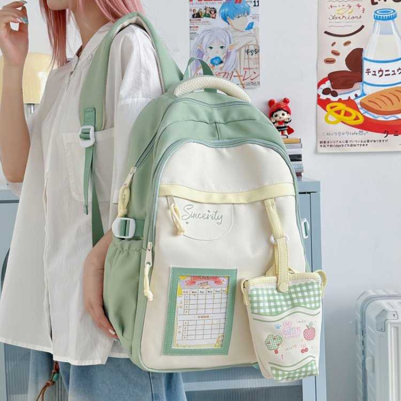 小学生减负护脊轻便书包
