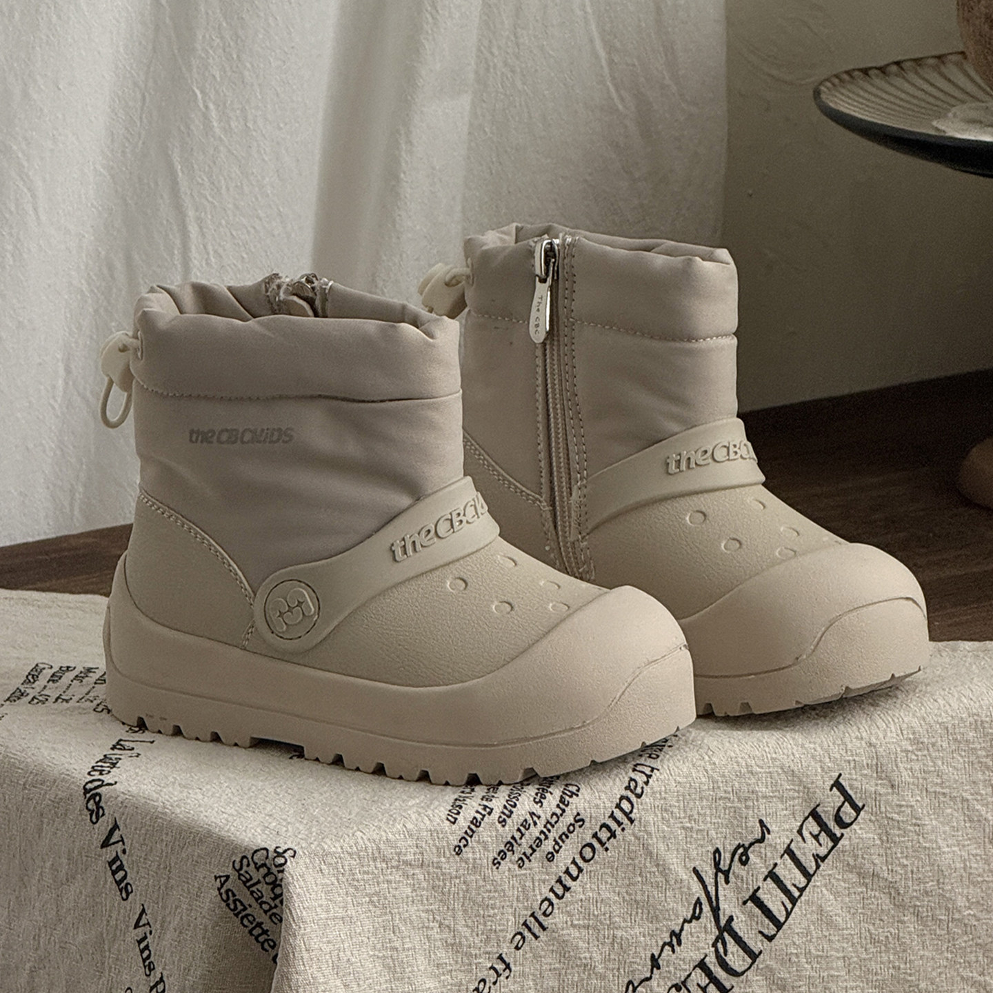 【2371人看过】防水防滑滑雪鞋潮