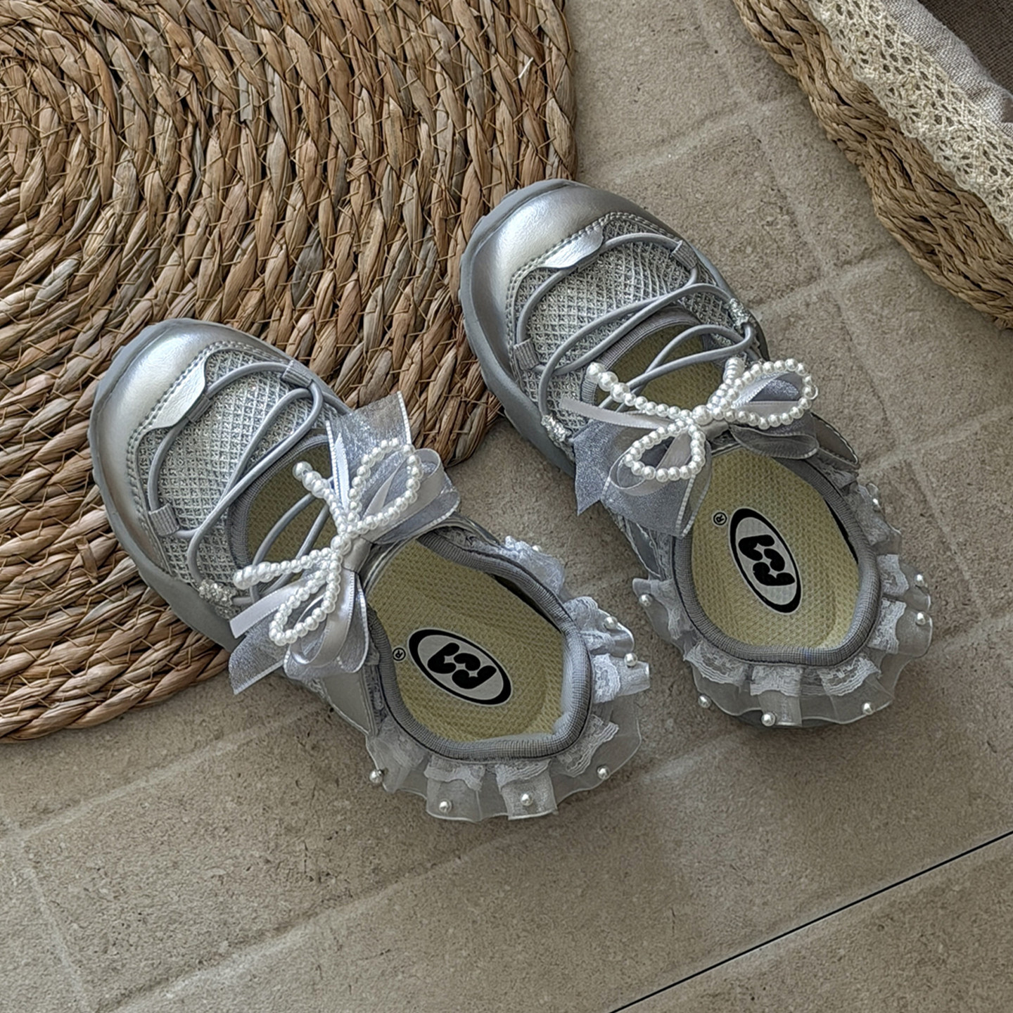 2026春夏新款女童镂空蝴蝶结德训鞋中大童浅口蕾丝芭蕾儿童运动鞋