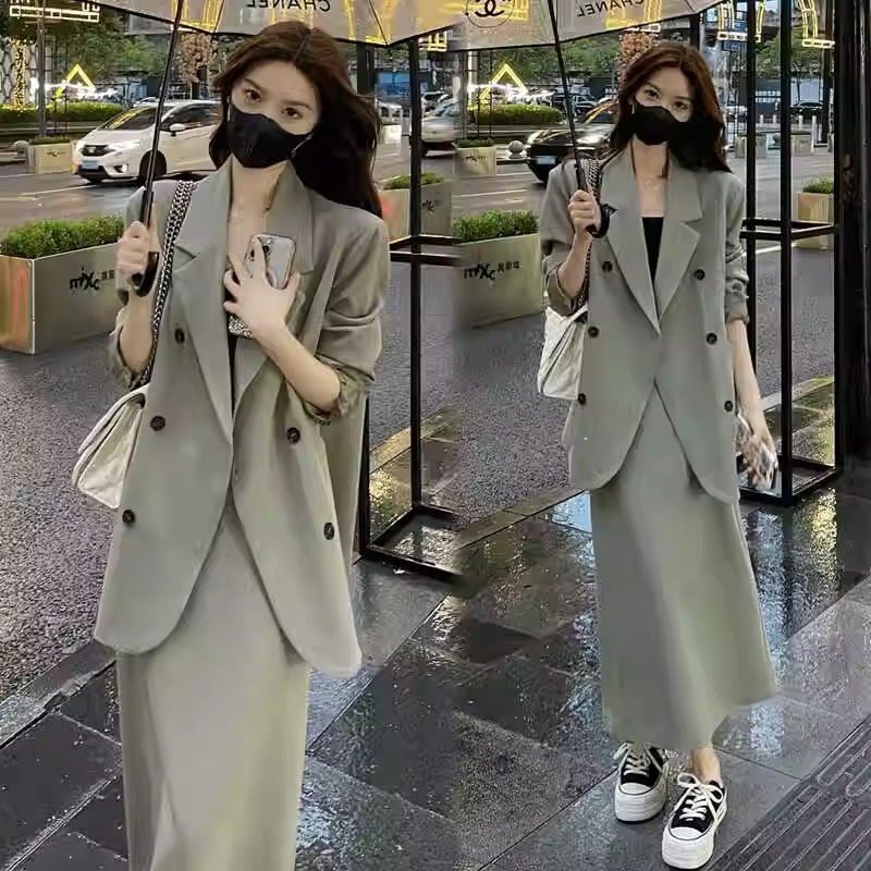 时尚西装连衣裙套装女2025新款洋气显瘦遮肉高级感马甲打底裙套装