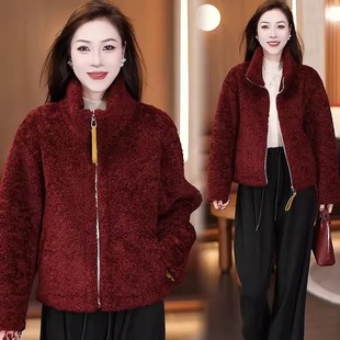 时尚加厚保暖羊羔毛短款外套女冬装新款今年流行洋气显瘦时髦上衣