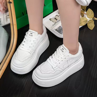 松糕厚底十字花板鞋女2025秋冬新款7厘米加绒保暖小白鞋子潮