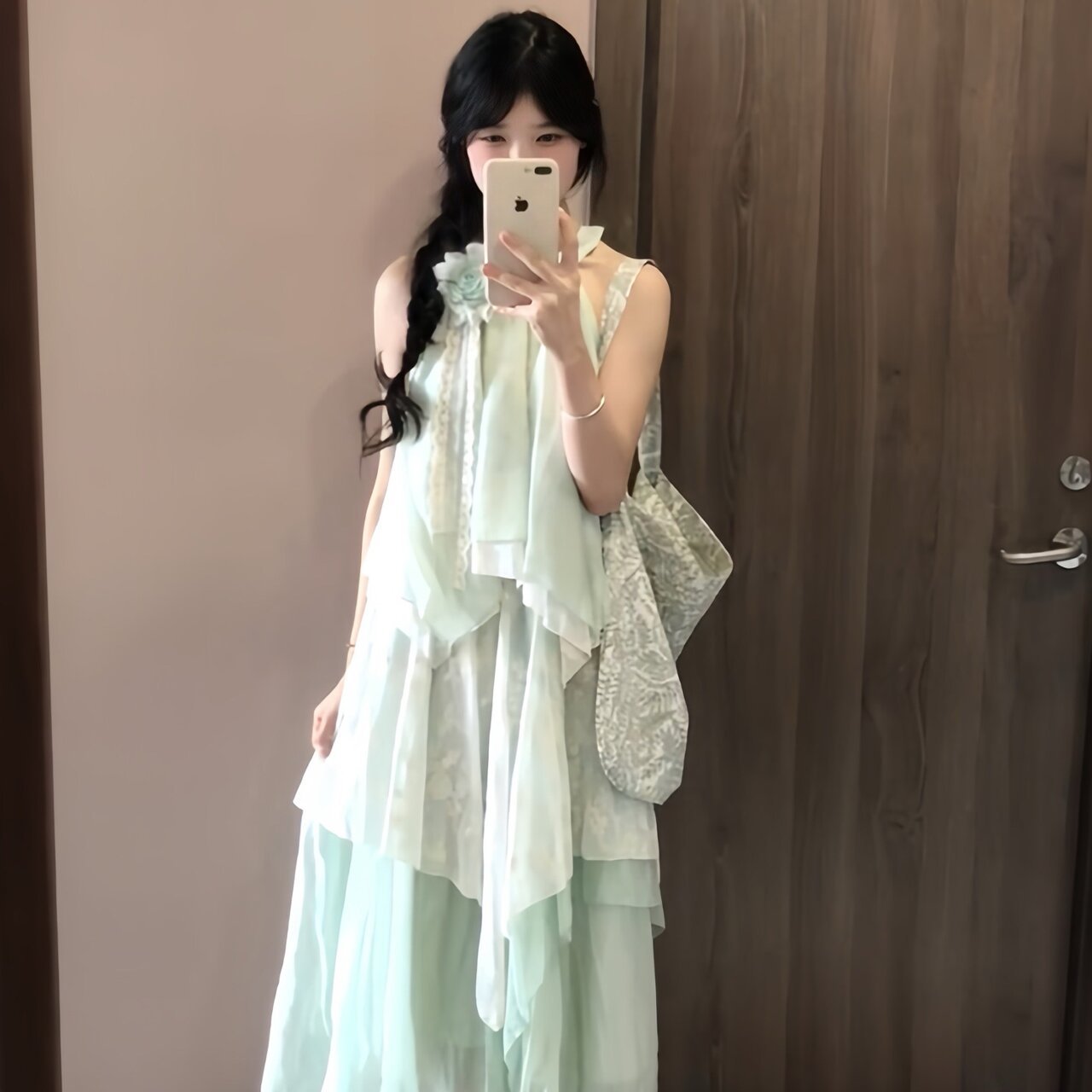 法式甜美无袖挂脖连衣裙子女夏季今年流行海边度假小个子长裙