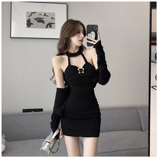 显瘦设计感性感挂脖显身材短裙套装 连衣裙秋修身 辣妹包臀长袖 时尚