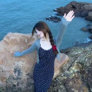 吊带裙开衫 显瘦绝美长裙 藏蓝色碎花吊带连衣裙小个子修身