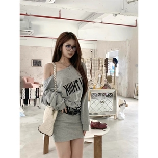 气质休闲一字肩包臀连衣裙字母印花露肩长袖 卫衣裙辣妹收腰短裙子