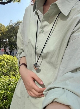 2026新款豆绿色超好看流行款宽松版型长袖排扣开衫春秋款青年上衣