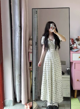 白色波点连衣裙女2025夏季新款温柔风V领荷叶边气质显瘦短袖裙子
