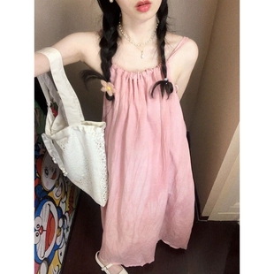 海边度假沙滩连衣裙挂脖设计感小众裙子 新款 粉色吊带长裙女装 夏季