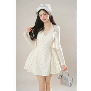 甜辣妹风碎花挂脖连衣裙女夏季 纯欲小个子收腰显瘦a字短裙子 新款