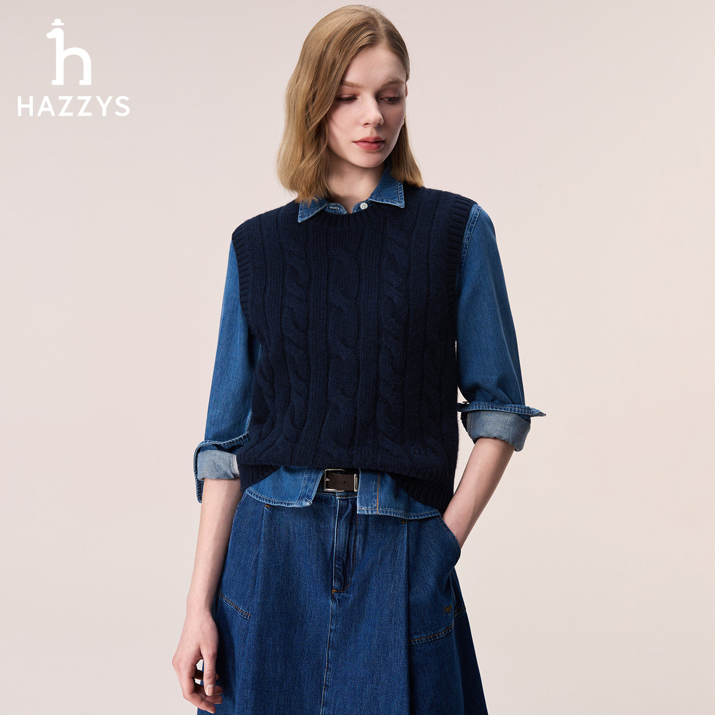 【秋冬甄选】Hazzys哈吉斯针织短款绞花马甲女时尚通勤羊毛衫背心