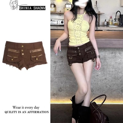 美拉德棕色水洗毛边牛仔短裤女