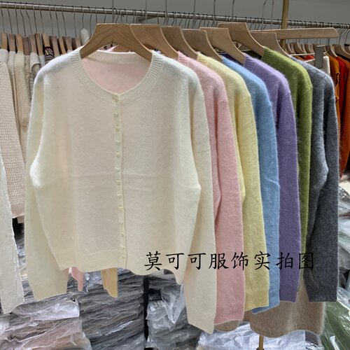 韩系简约圆领单排扣针织开衫女