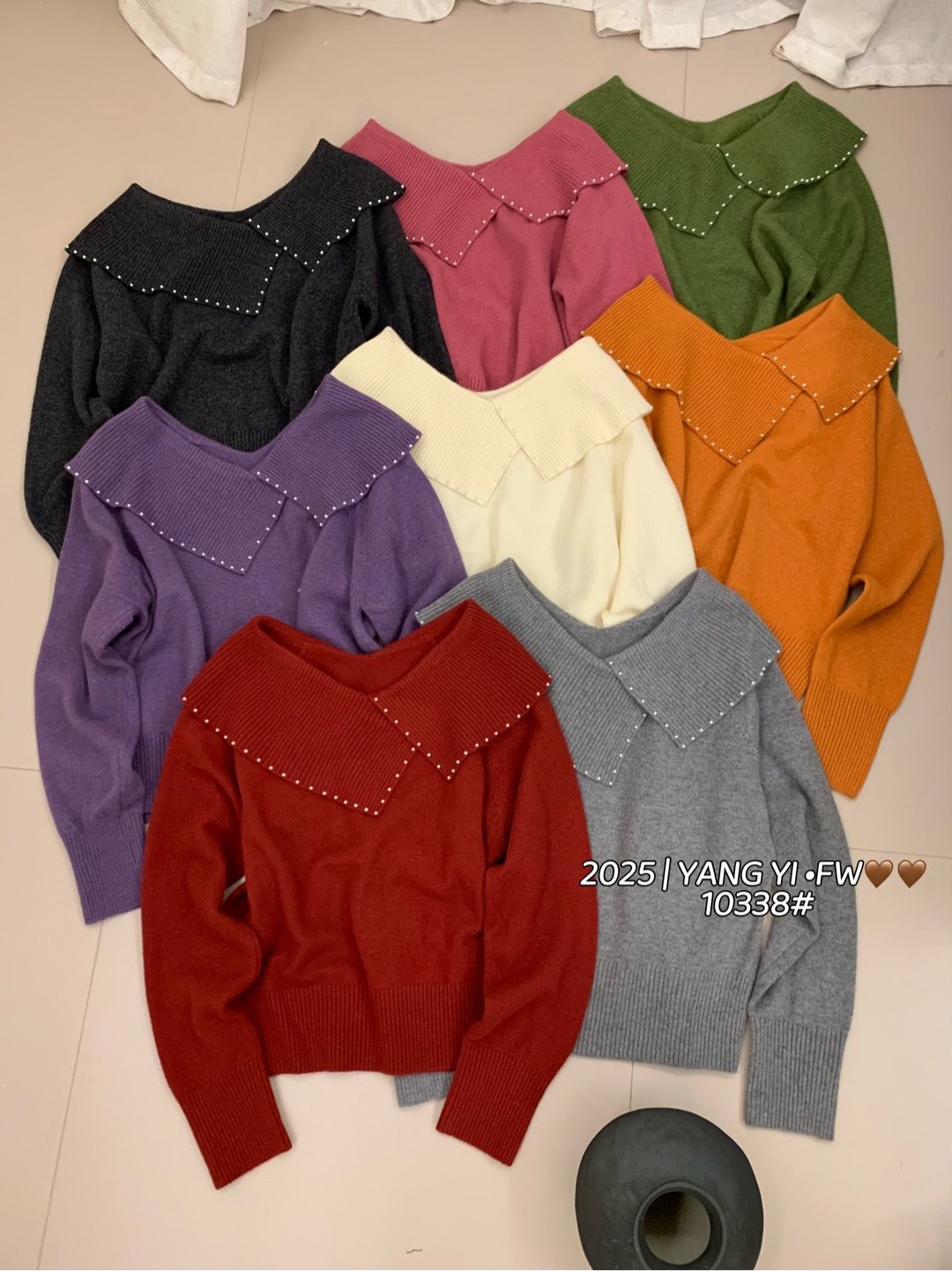 韩系新款娃娃领钉珠针织衫女软糯洋气百搭温柔风套头毛衣M10338