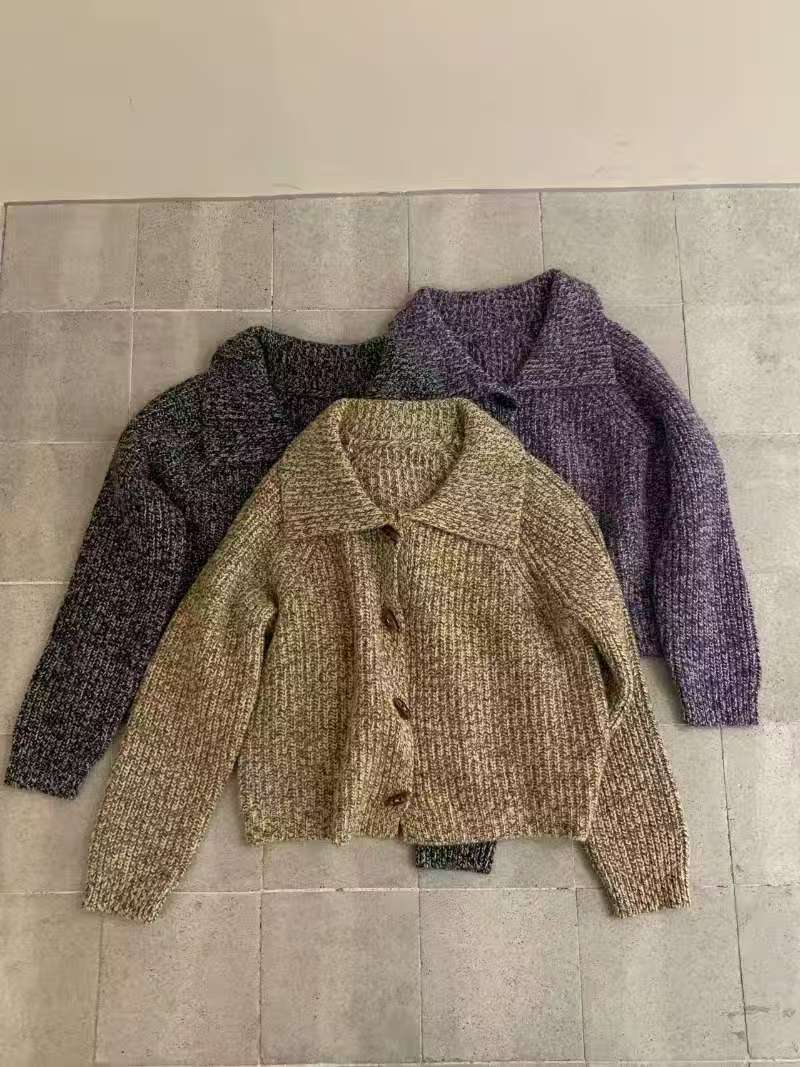 韩系新款羊毛浣熊翻领牛角扣长袖针织开衫女软糯洋气百搭毛衣外套