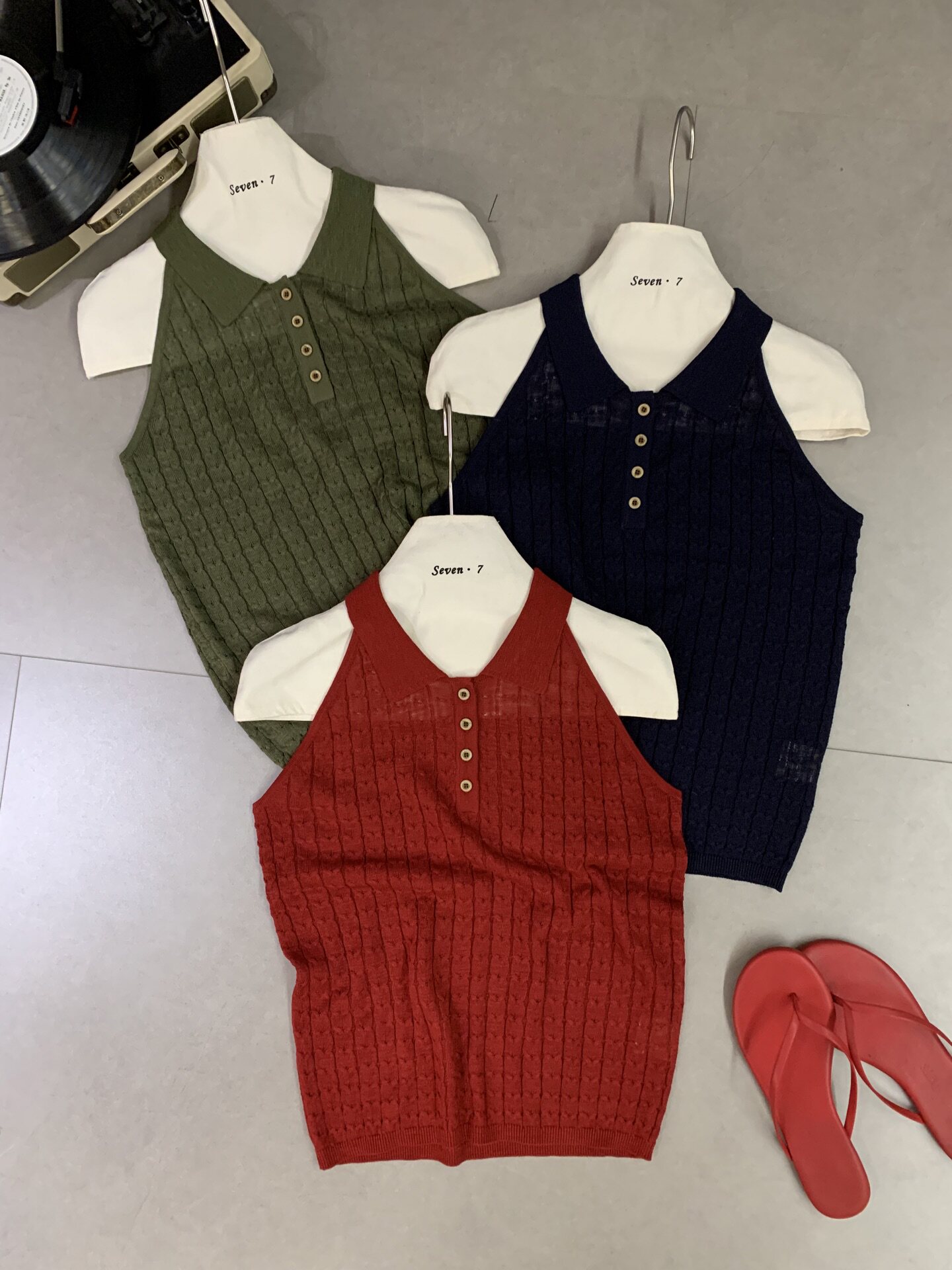 韩系翻领麻花挂脖半扣无袖针织衫背心女显瘦洋气百搭M72139