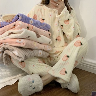 暖暖套装女秋冬新宽松保暖家居服珊瑚绒休闲睡衣加厚桃子小熊外穿