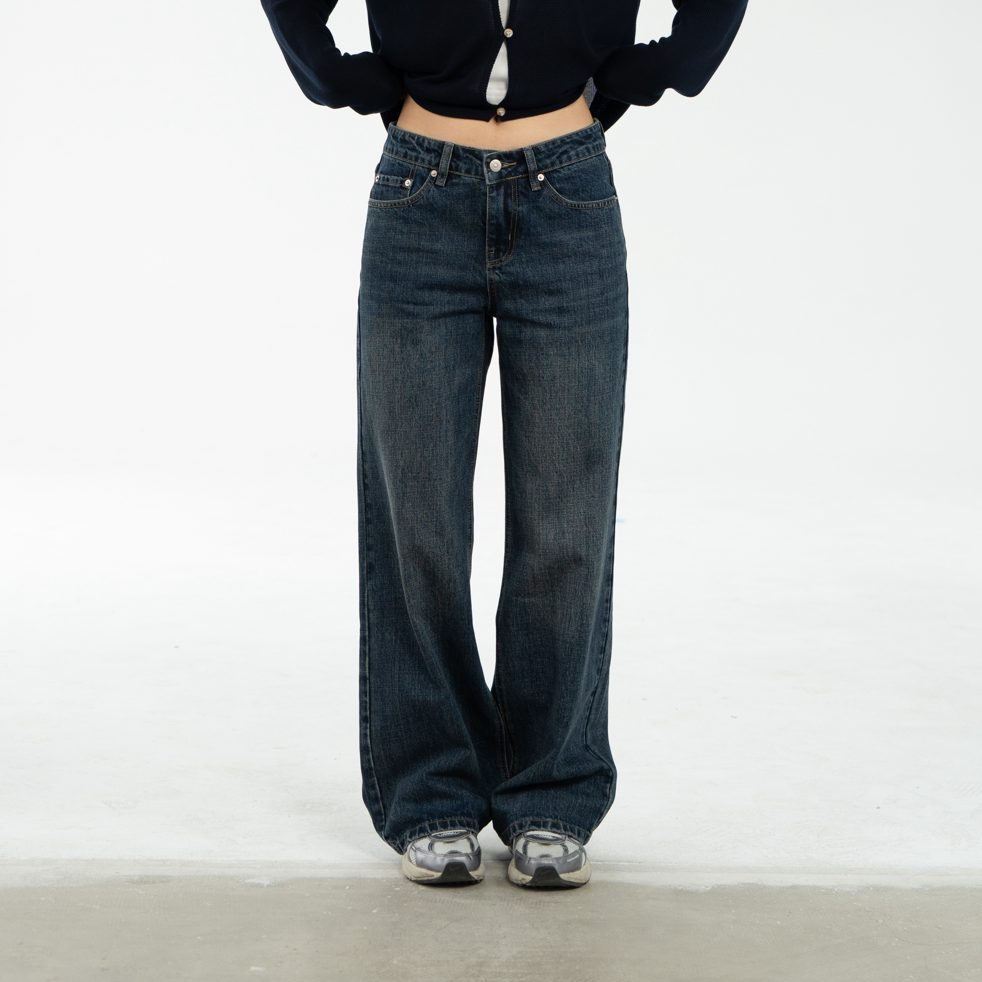 Ravehouse辣妹休闲深蓝复古洗水梨形显瘦深蓝低腰牛仔长裤