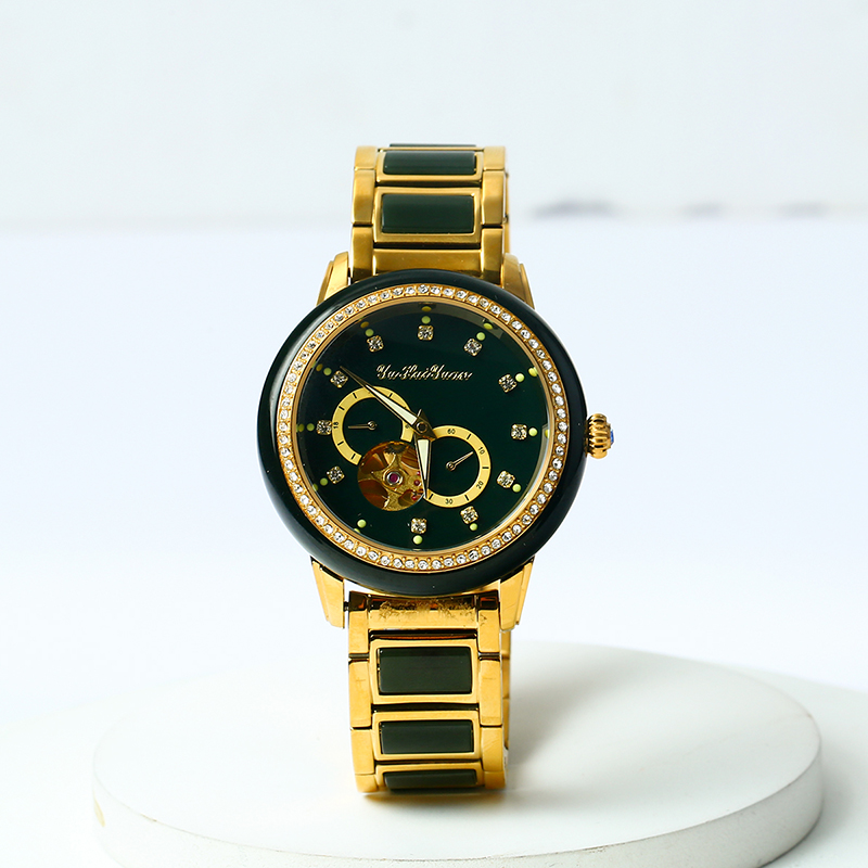 蓝宝石镜面机芯终身质保色