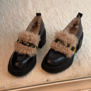 牛皮版~复古小众一字带铆钉小皮鞋女加绒保暖乐福鞋圆头粗跟单鞋