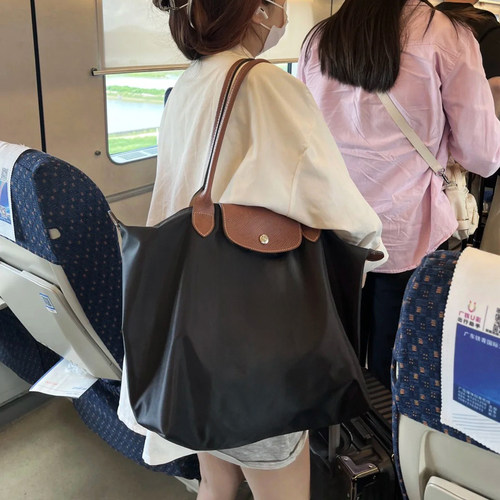黑色尼龙布防水防刮大容量托特包电脑通勤包手提女包旅行饺子包潮