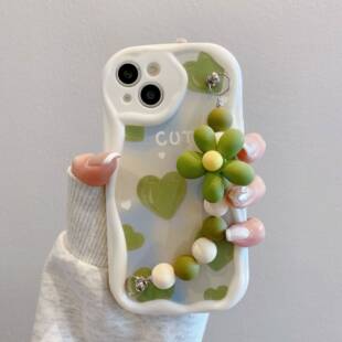 满屏爱心适用苹果17pro手机壳15promax少女花朵手链防摔13保护套