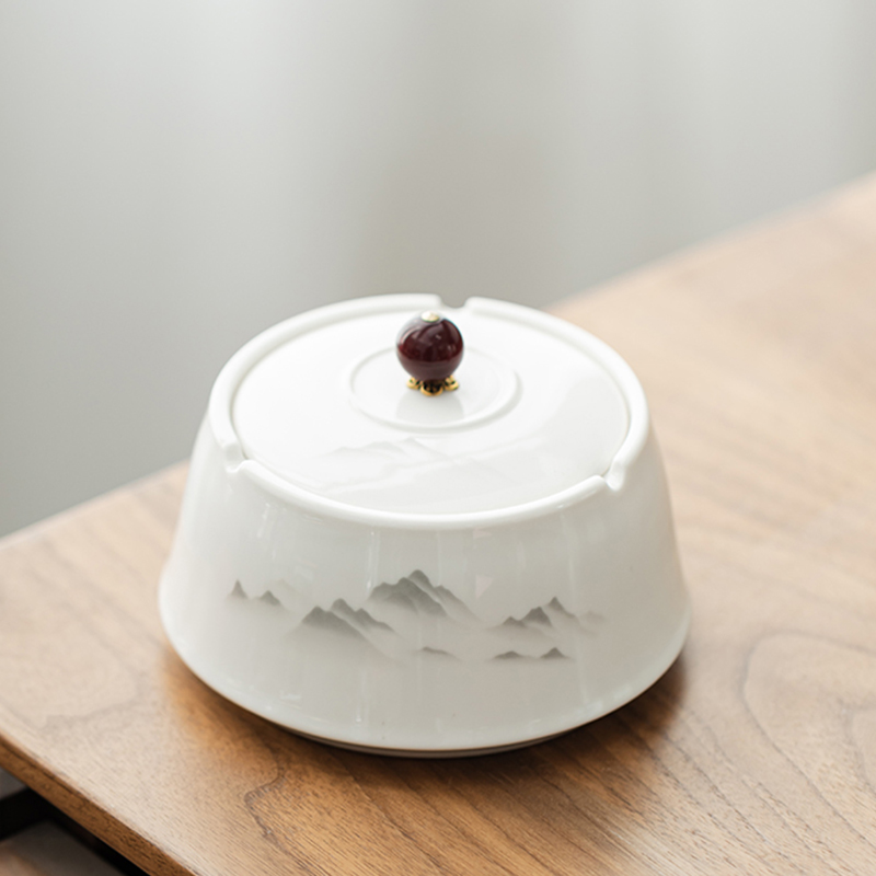 陶瓷烟灰缸高级感带盖家用客厅防灰飞缸办公室摆件高端大气上档次