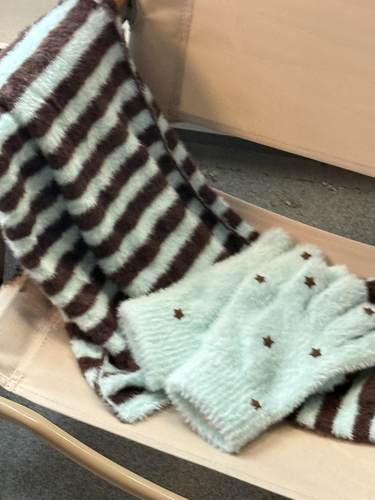 薄荷生巧围巾手套2件套系列！冬日清冷感巧克力星星毛绒加厚手套