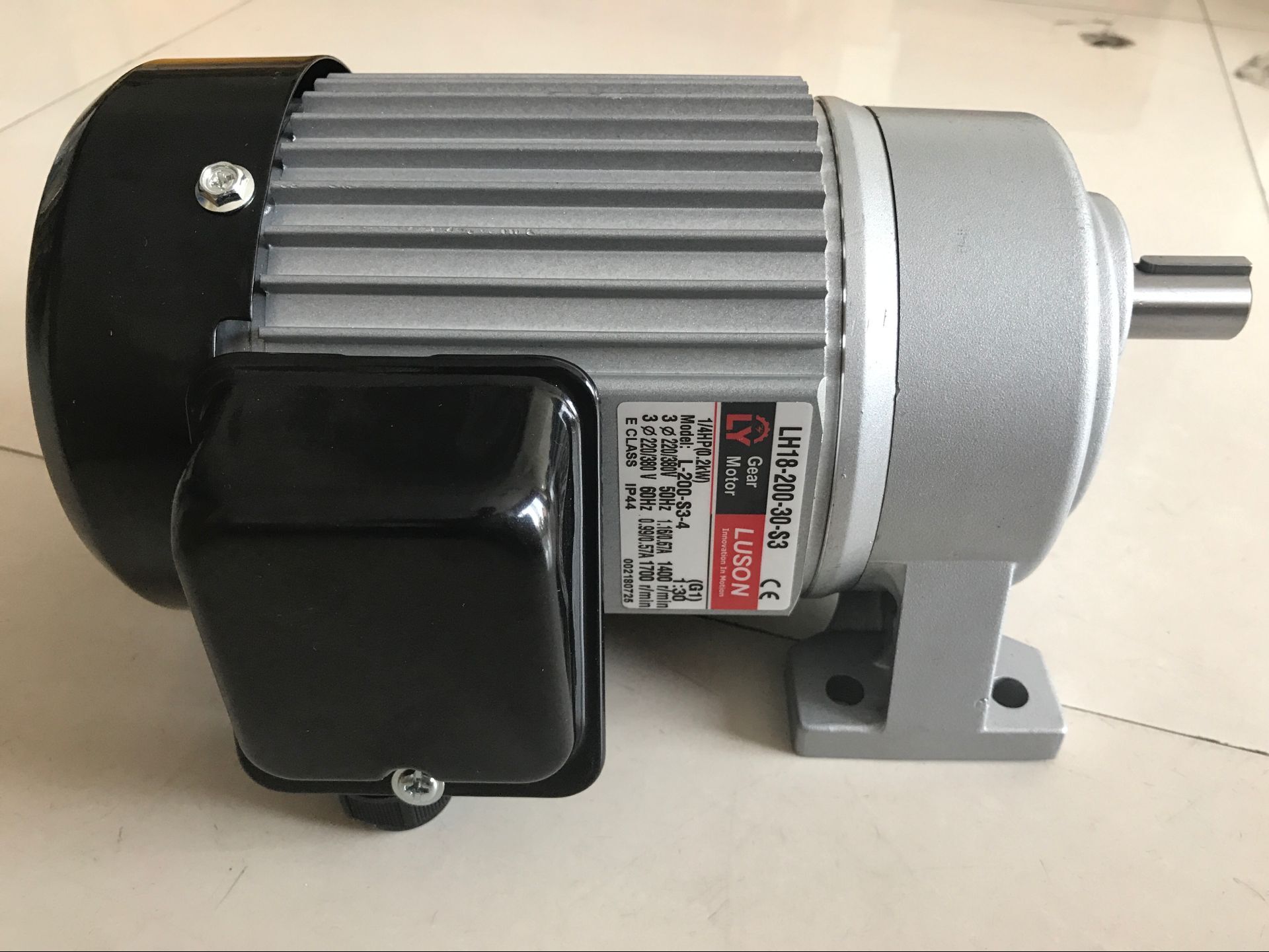 LH32-1500-60-S3G10  LY LUSON马达 LH18-200-30-S3 如展电机