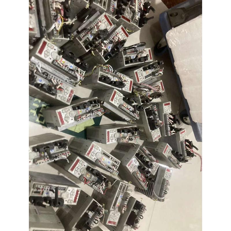 议价AB罗克韦尔驱动器拆机件100W200W400W都有货2003-CSD3-01BX2A