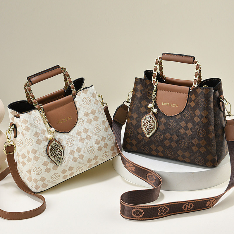 小众独特设计女士小包包高级质感手提女包冬天气质百搭单肩斜挎包