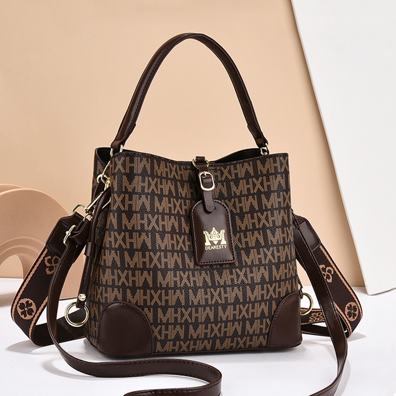 印花百搭斜挎包时尚潮流水桶包女