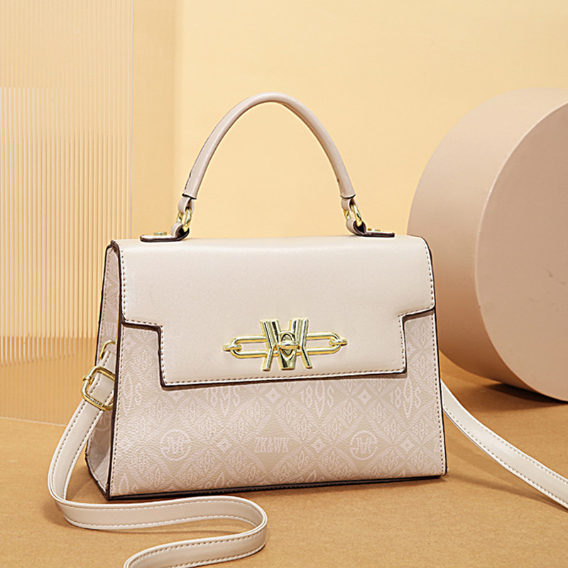 高级感包包女士2026新款今年流行中年妈妈斜挎包小众品牌轻奢女包