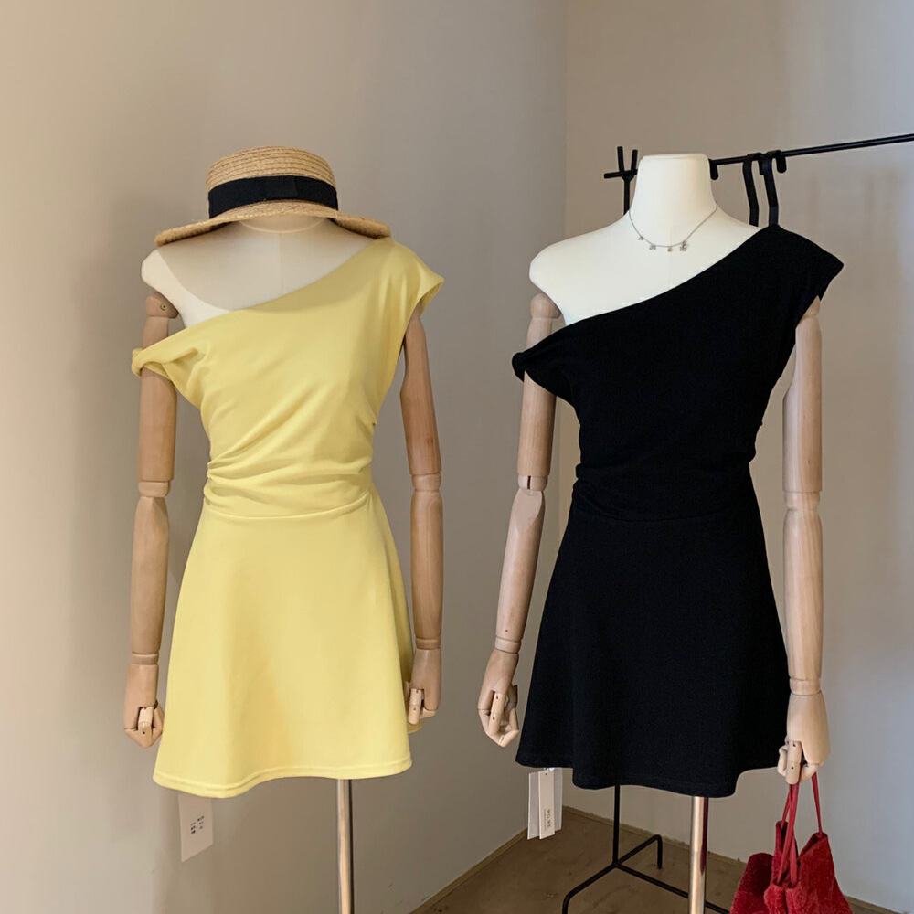清仓不退换法式斜肩露肩掐腰短裙设计感独特简约显瘦连衣裙W6158