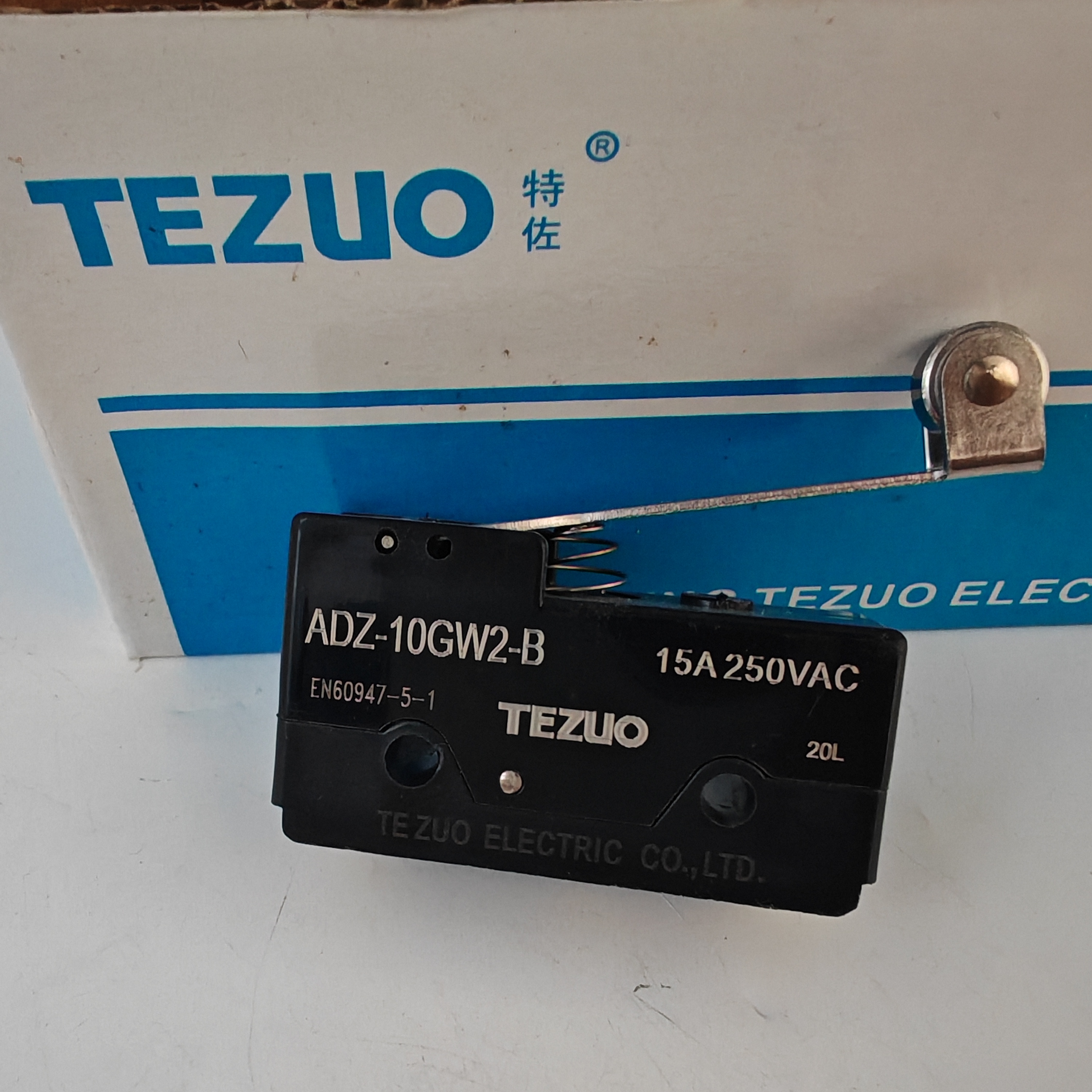 特佐正品ADZ-10GW2-B双开双闭行程限位TEZUO微动开关