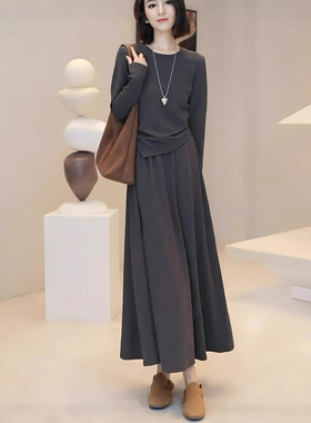 极简风穿搭休闲运动套裙女2026春秋韩版气质长袖T恤半身裙两件套