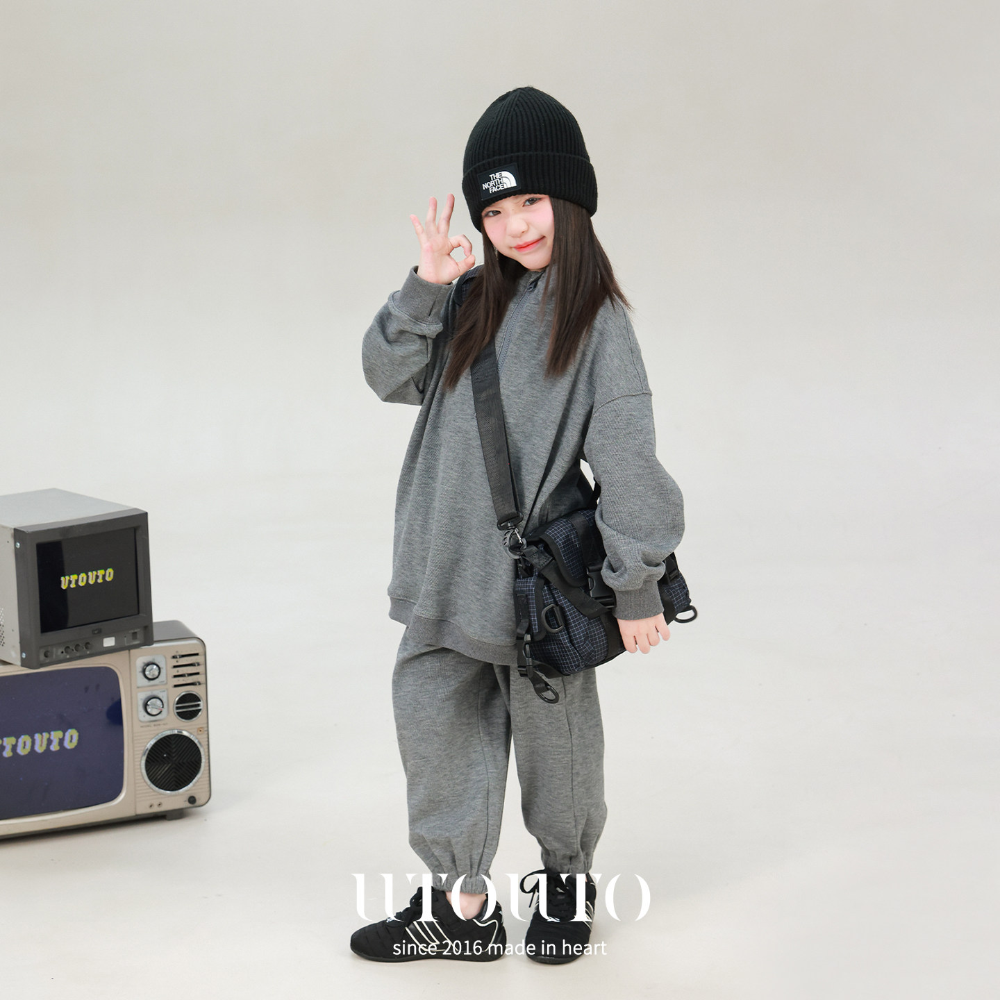 大耳象女童立领纯色上衣/纯色运动裤2026秋季新款宝儿慵懒套装潮