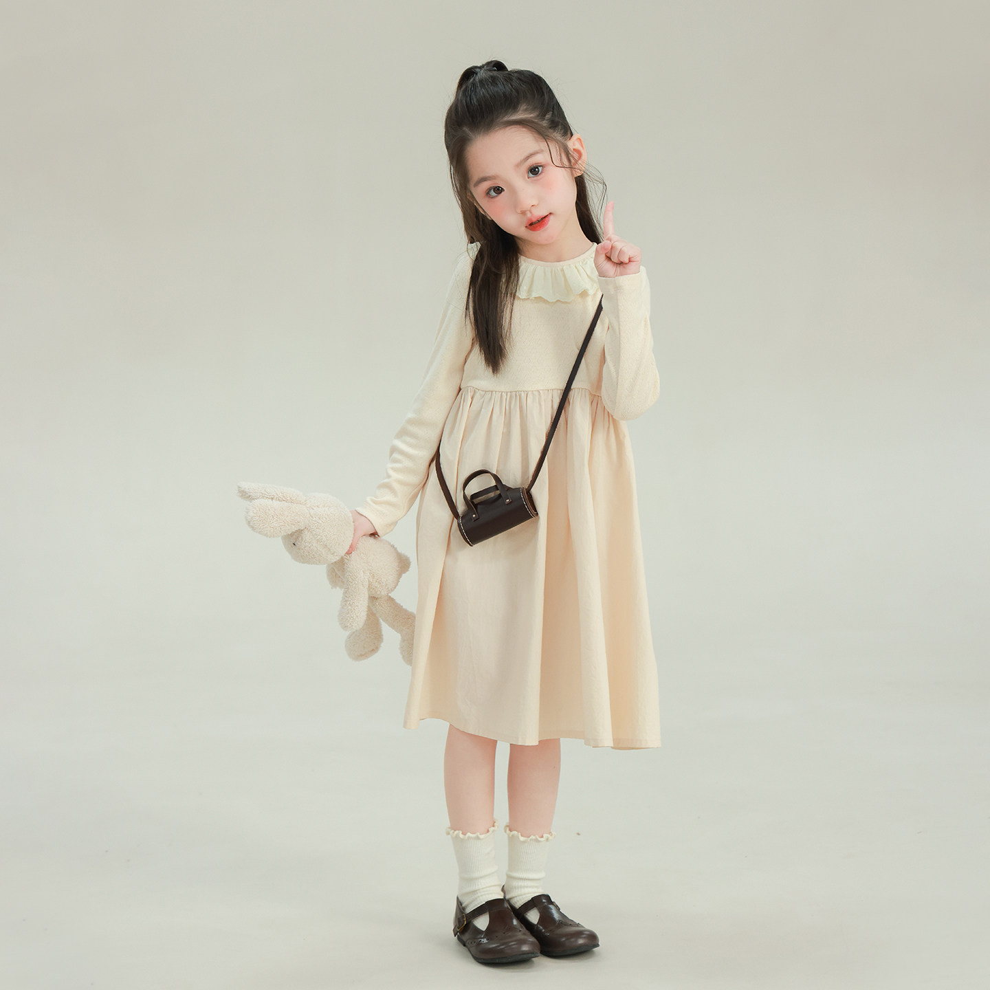 大耳象女童花边拼接连衣裙2026春季新款宝儿娃娃领木耳边长袖裙子