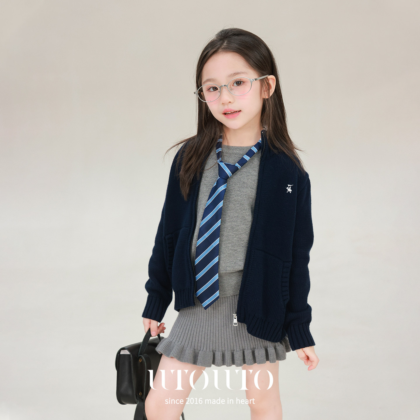 大耳象女童小立领纯色毛衣开衫2026秋季新款宝儿纯棉小标刺绣上衣
