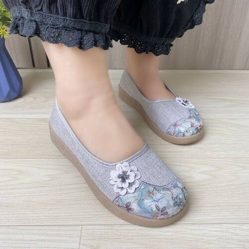一脚蹬软底绣花鞋妈妈单鞋中老年女鞋老北京布鞋防滑耐磨舒适轻便