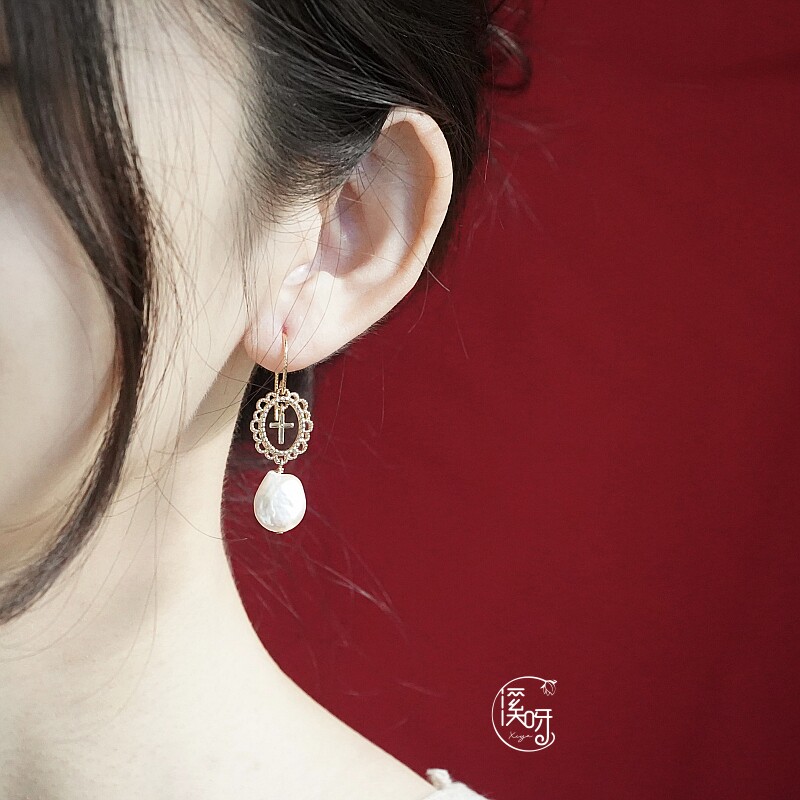 纽扣法式风蕾丝十字架珍珠耳环
